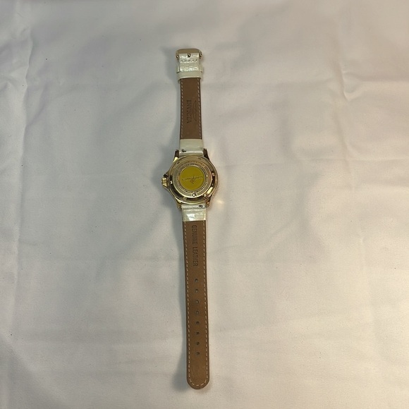 Invicta Lupah Women's Watch with Mother of Pearl Dial & Interchangeable Straps - Picture 8 of 9